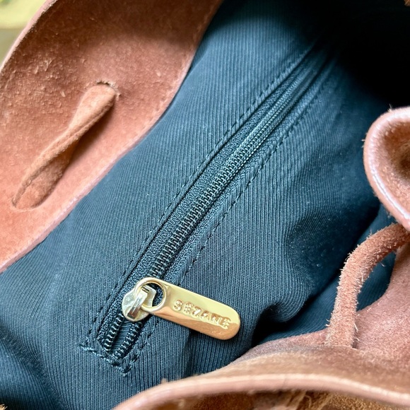 Sezane Farrow blush suede drawstring bucket bag with shoulder strap - Picture 8 of 9